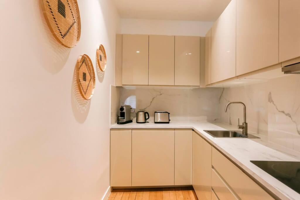Modern 2 Bedrooms Near Louvre Paris Ngoại thất bức ảnh