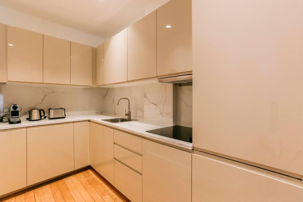 Modern 2 Bedrooms Near Louvre Paris Ngoại thất bức ảnh
